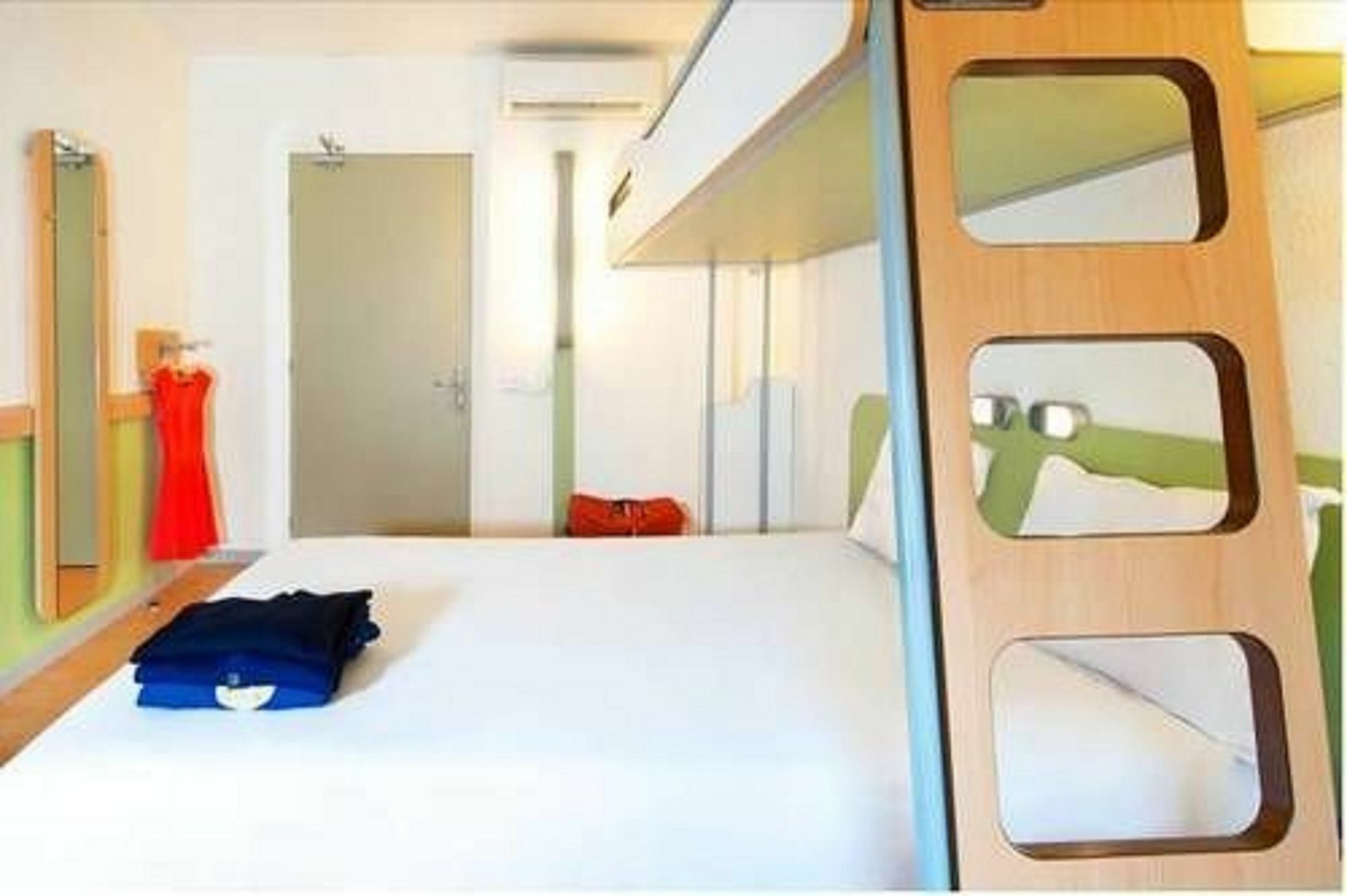 Ibis Budget Paris Porte De Bercy Hotel Charenton-le-Pont Exterior foto